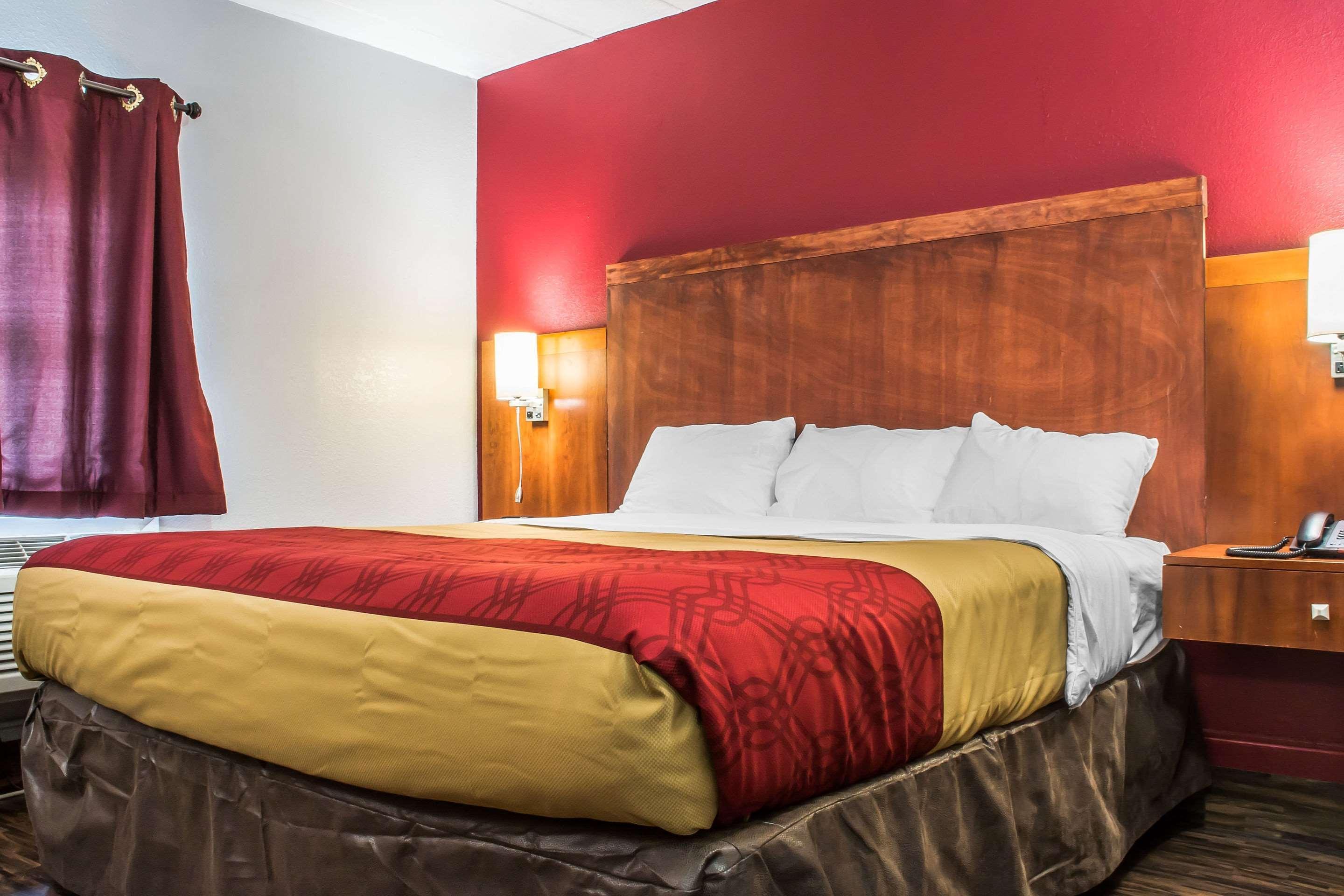 Econo Lodge Brockport Екстериор снимка
